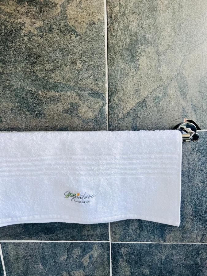 מאון Signature Boutique Guesthouse מראה חיצוני תמונה